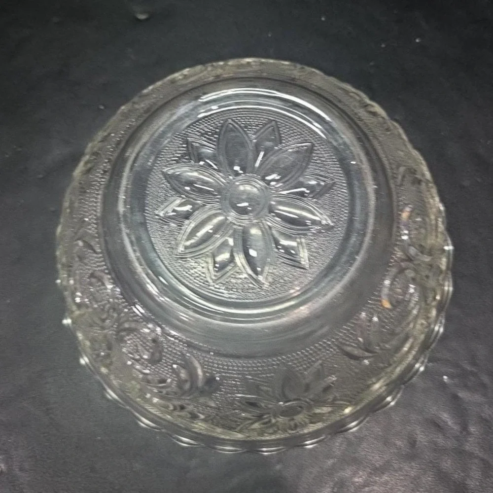 Anchor Hocking Clear Sunflower Serving Bowl, Vintage Pressed Glass‎ Centerpiece